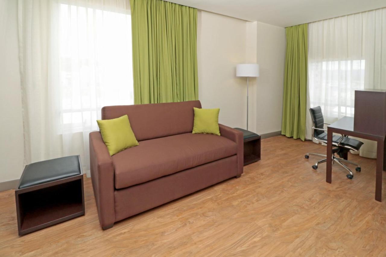 Staybridge Suites San Luis Potosi By Ihg Room photo